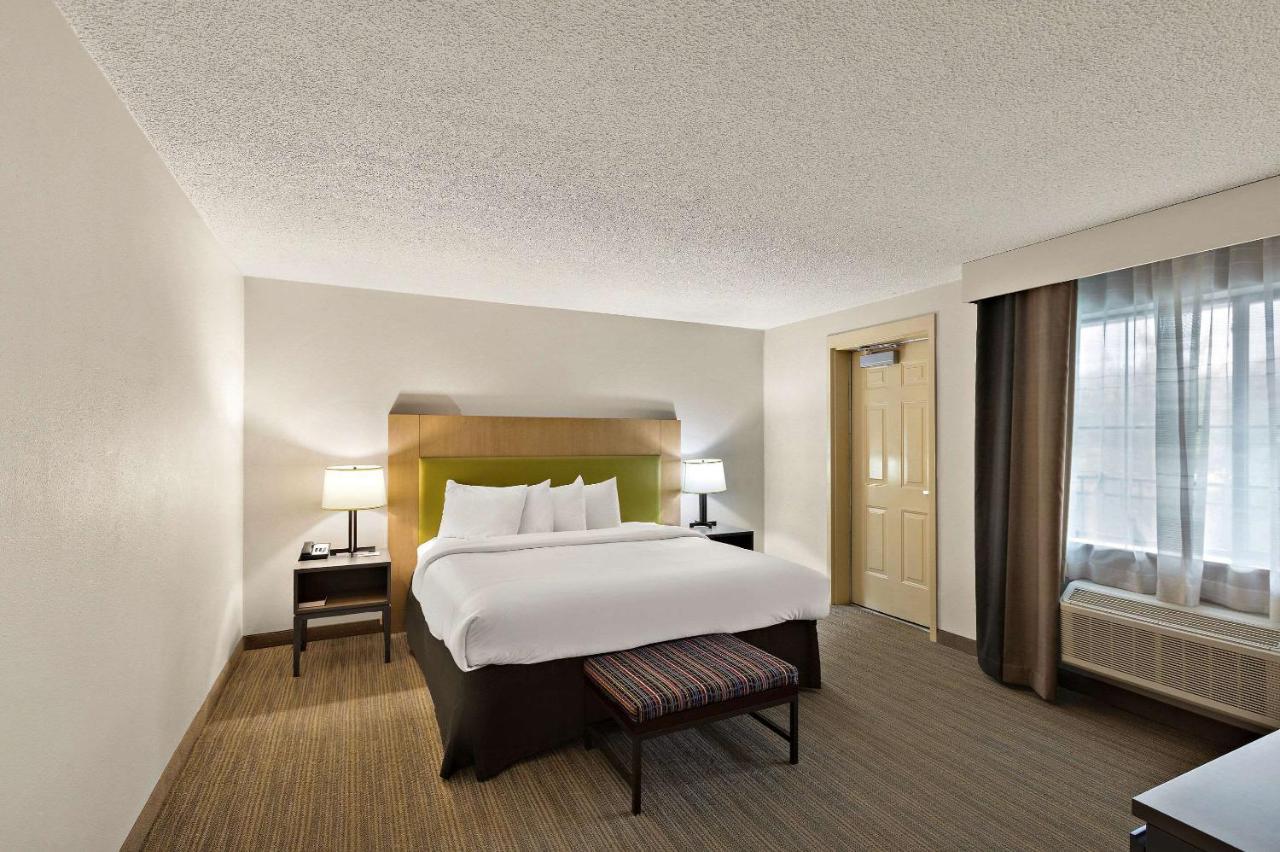 Country & By Radisson, Jonesborough-johnson City West, Tn 2*