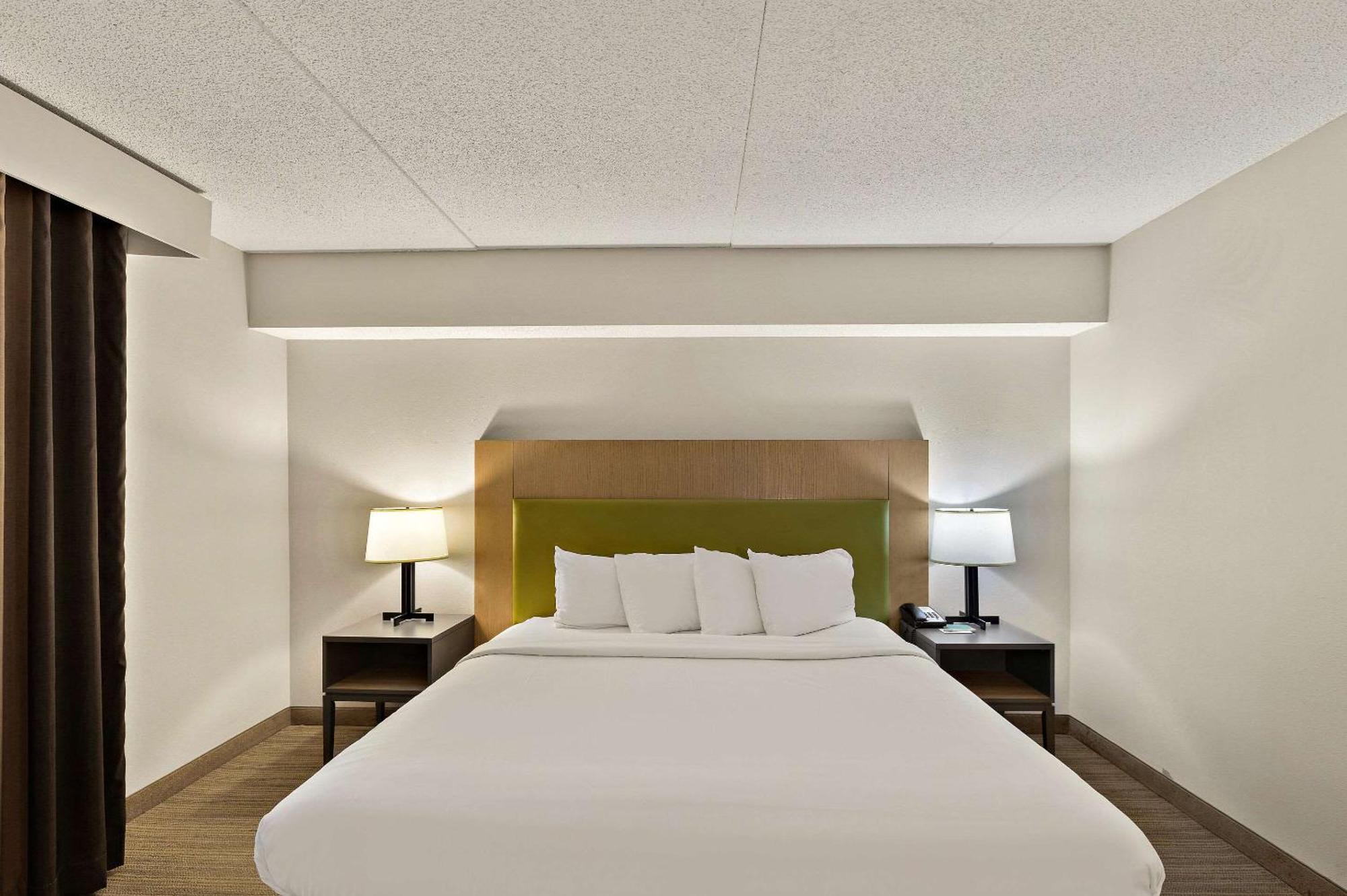 Country & By Radisson, Jonesborough-johnson City West, Tn Hotel